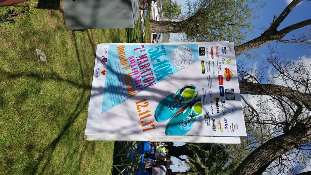 Imagen 2 de Voluntarios en la entrega de kits