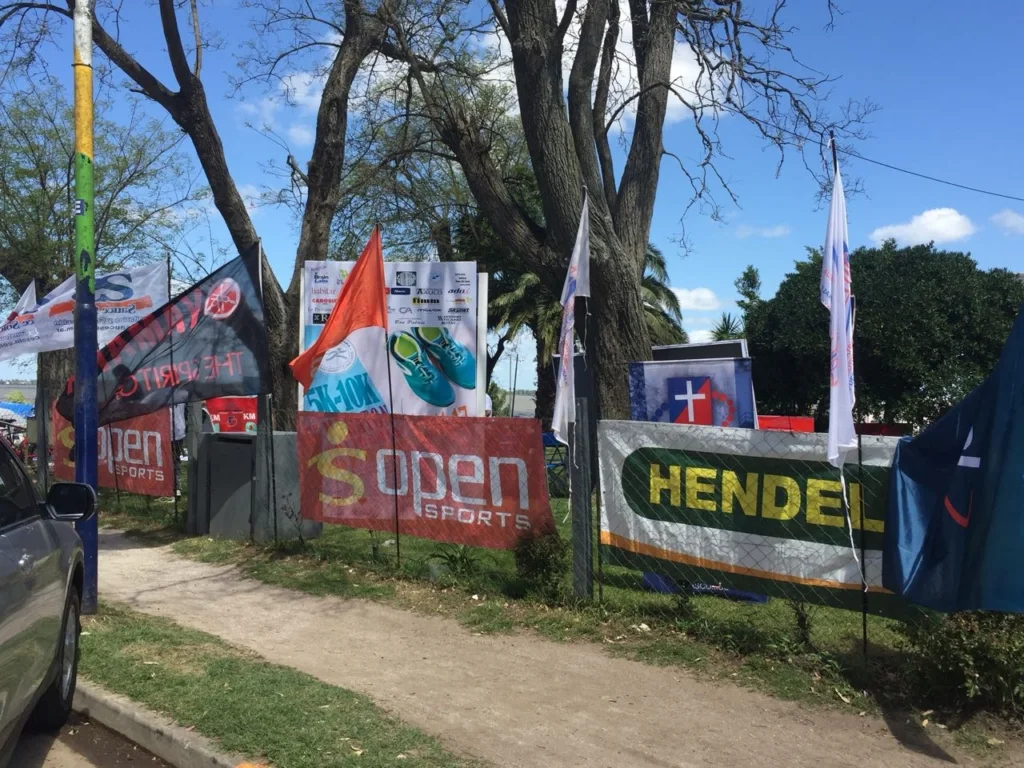 Imagen 11 de Voluntarios en la entrega de kits