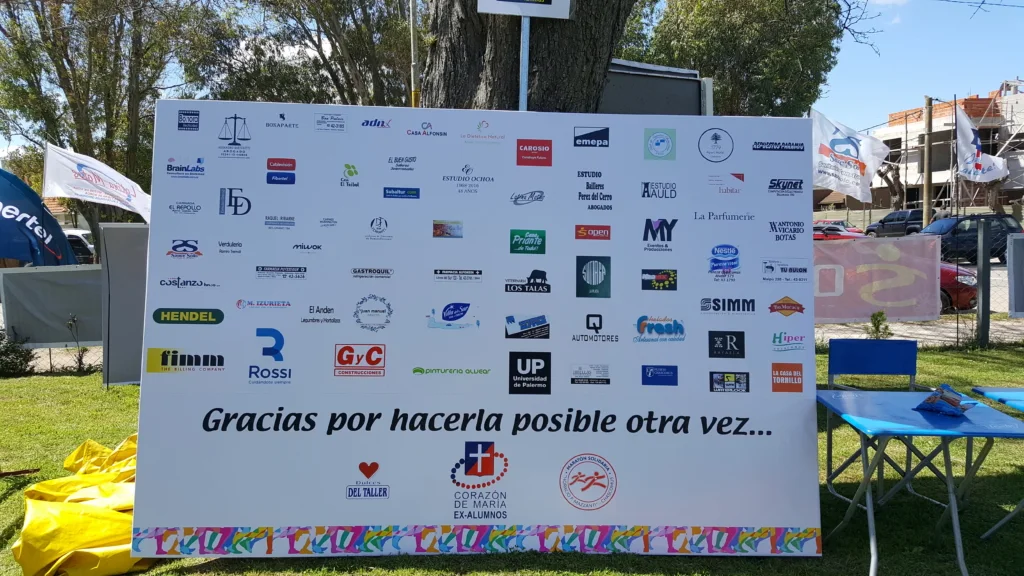 Imagen 3 de Voluntarios en la entrega de kits